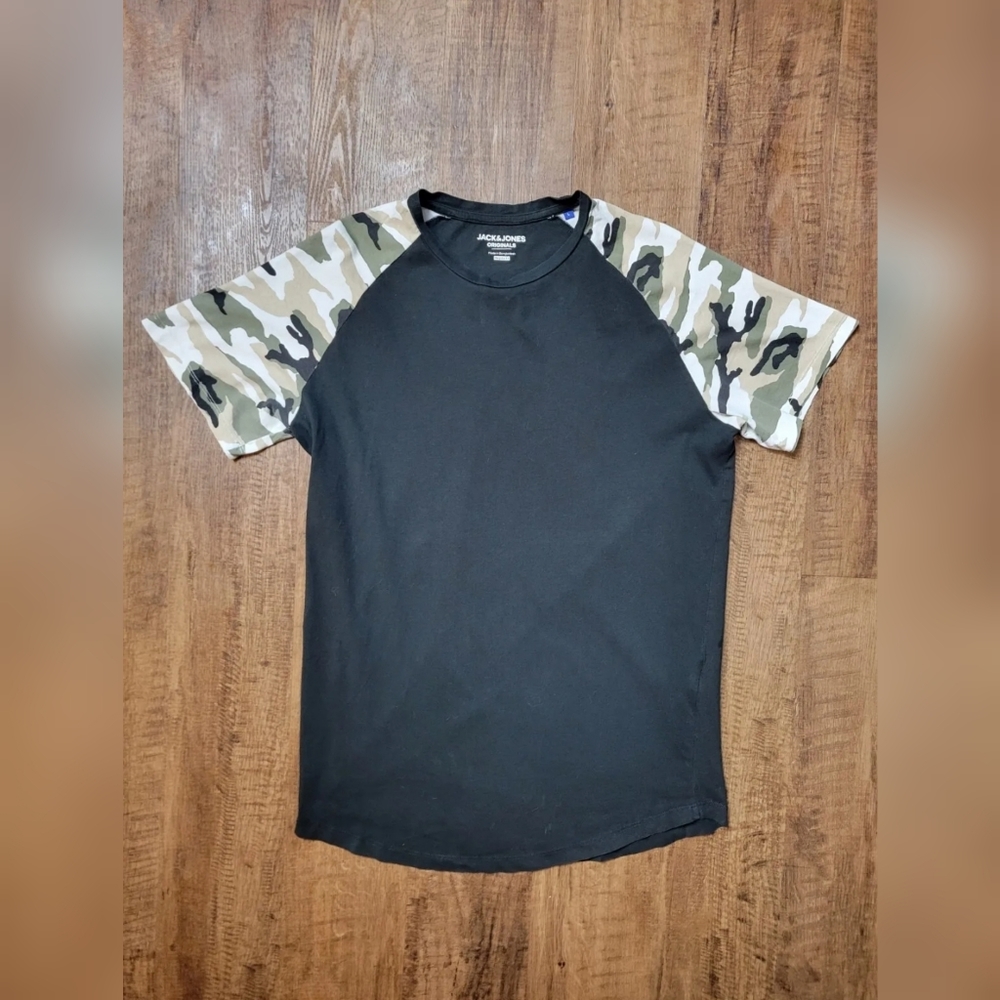 FREE W BUNDLE Jack & Jones camo raglan t-shirt